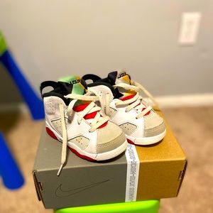 Hare Jordan in white & grey... tongue of shoe multiple colors